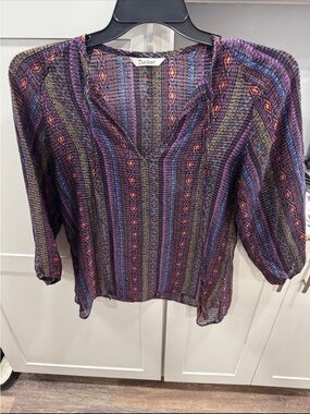 Like new, Tucker Blouse, 100% silk, size M